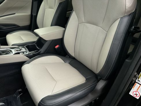 Used 2019 Subaru Forester Limited AWD/4WD image 17