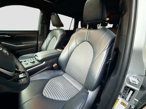 Used 2022 Toyota Highlander XSE image 20