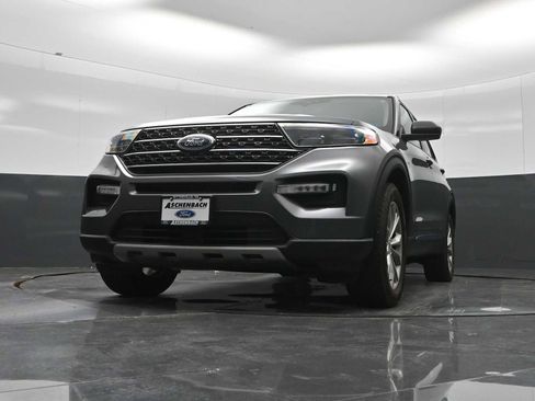 Used 2021 Ford Explorer XLT w/ Equipment Group 202A AWD/4WD image 32