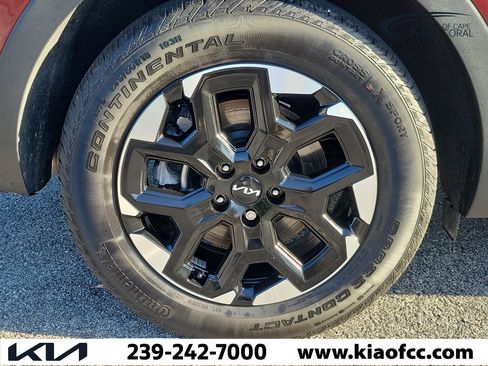 Certified 2025 Kia Sorento S w/ Panoramic Sunroof Package FWD image 8