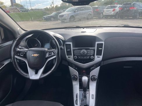 Used 2014 Chevrolet Cruze LT image 10