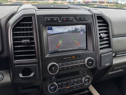 Used 2020 Ford Expedition Limited image 16