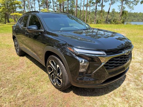 New 2026 Chevrolet Trax RS FWD image 7