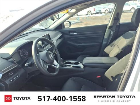 Used 2024 Nissan Altima 2.5 SV image 13