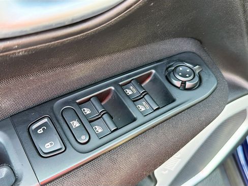 Used 2020 Jeep Renegade Latitude w/ Cold Weather Group AWD/4WD image 7