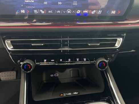 New 2026 Chevrolet Traverse RS image 17