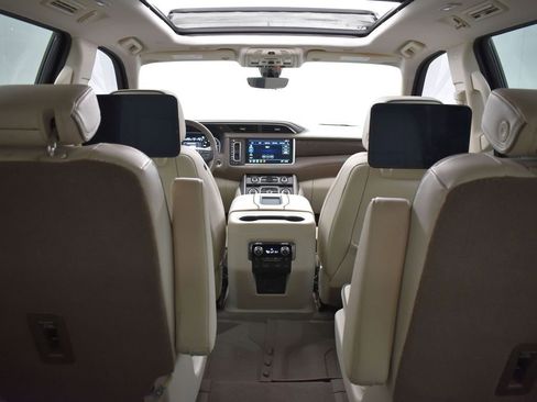Used 2021 GMC Yukon Denali w/ Denali Premium Package image 21
