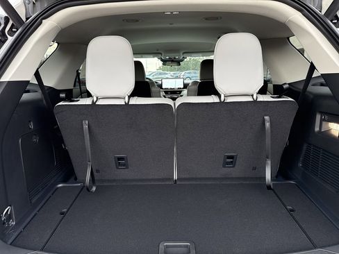 New 2025 Ford Explorer Active w/ Active Comfort Package image 26