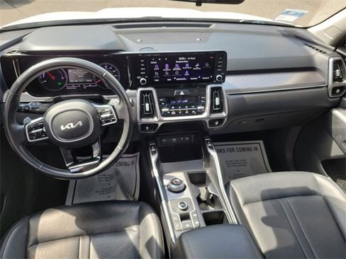 Used 2022 Kia Sorento EX w/ Panoramic Sunroof Package image 23
