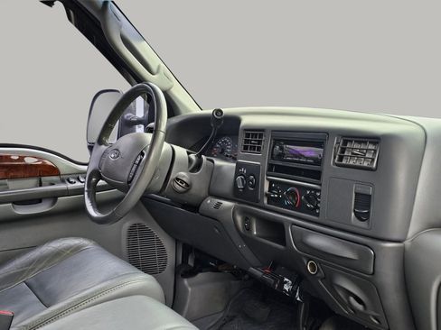 Used 2003 Ford F350 Lariat image 25