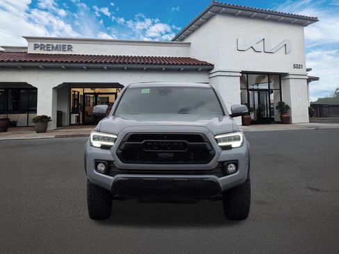 Used 2021 Toyota Tacoma TRD Off-Road w/ TRD Premium Off Road Package AWD/4WD image 3