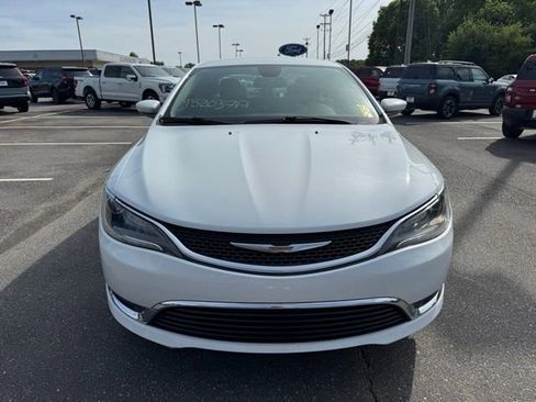 Used 2015 Chrysler 200 Limited FWD image 2
