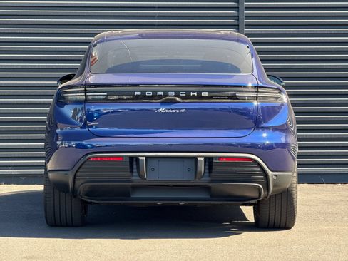 Certified 2025 Porsche Macan 4 Electric AWD/4WD image 8