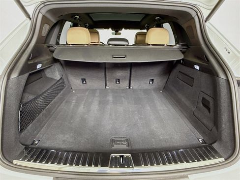Certified 2025 Porsche Cayenne image 28