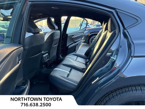 Used 2025 Toyota Camry SE w/ Convenience Package image 18