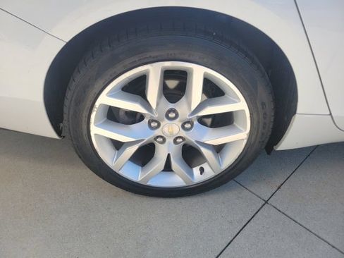 Used 2016 Chevrolet Impala LTZ FWD image 13