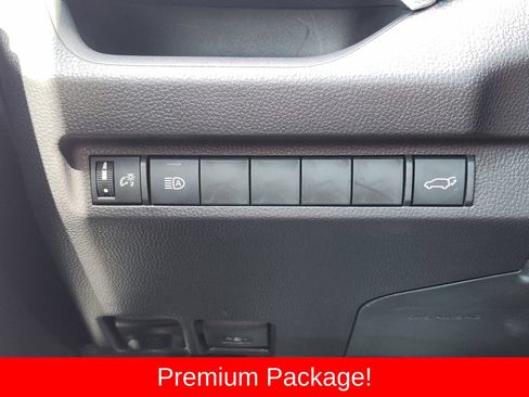 Used 2025 Toyota RAV4 XLE Premium FWD image 30