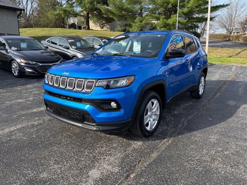 Used 2022 Jeep Compass Latitude w/ Convenience Group image 2