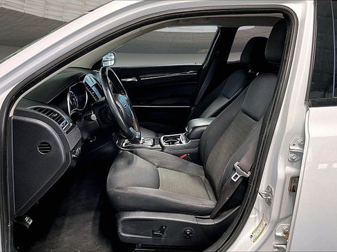 Used 2021 Chrysler 300 Touring w/ Sport Appearance Package RWD image 21