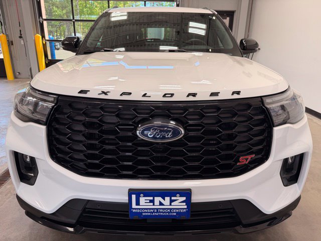 Used 2025 Ford Explorer ST AWD/4WD image 3
