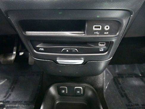 Used 2020 Chrysler Pacifica Touring-L w/ Advanced Safetytec Group AWD/4WD image 30