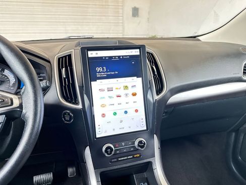 Used 2024 Ford Edge SEL image 21