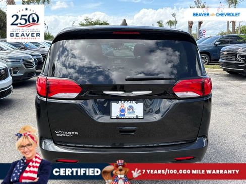 Used 2023 Chrysler Voyager LX FWD image 6