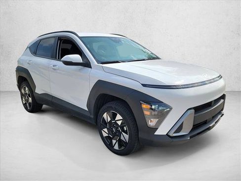 Used 2025 Hyundai Kona SEL AWD/4WD image 3