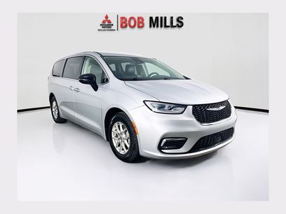 Used 2024 Chrysler Pacifica Touring-L