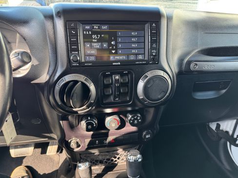 Used 2015 Jeep Wrangler Unlimited Sport w/ Quick Order Package 24S image 15