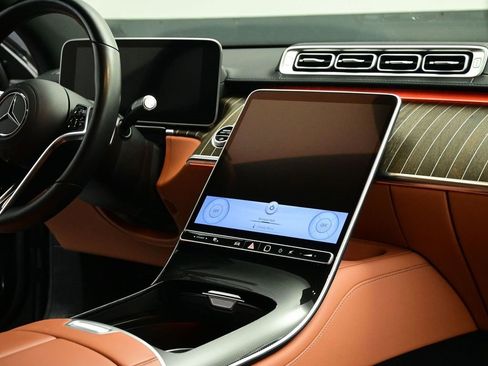 Used 2023 Mercedes-Benz S 580 4MATIC Sedan w/ AMG Line image 38