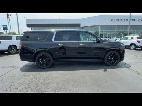 Used 2023 Chevrolet Suburban High Country w/ Advanced Technology Package AWD/4WD image 9