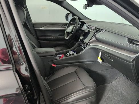 New 2025 Jeep Grand Cherokee Limited AWD/4WD image 12