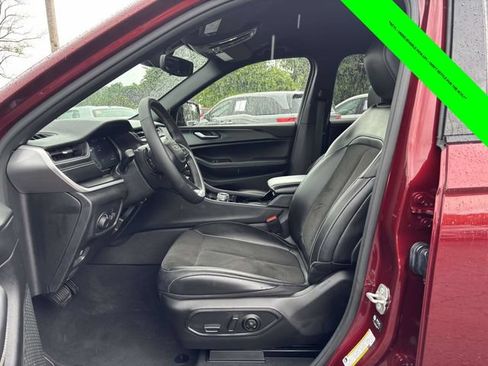 Used 2023 Jeep Grand Cherokee L Laredo AWD/4WD image 3