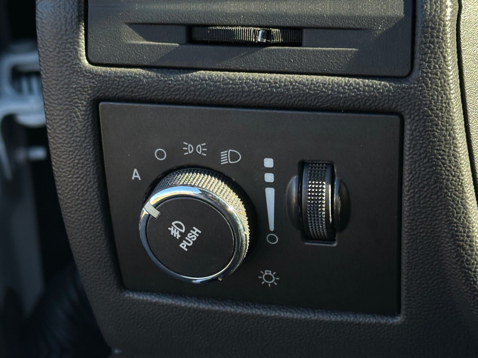 Used 2012 Dodge Challenger SRT8 w/ Premium Sound Group RWD image 25