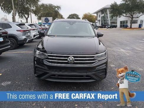 Used 2023 Volkswagen Tiguan SE image 2