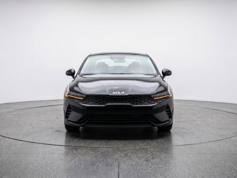 Used 2025 Kia K4 LXS image 2