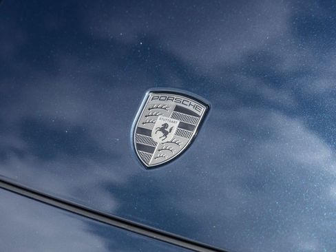 Certified 2025 Porsche Cayenne Turbo AWD/4WD image 17
