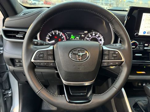 Certified 2024 Toyota Highlander XSE image 14