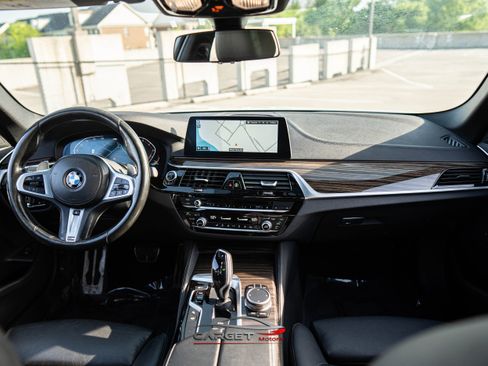 Used 2020 BMW 530i xDrive xDrive M Sport Line w/ M Sport Package image 14