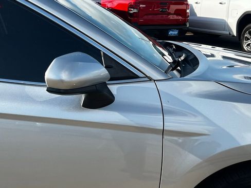 Used 2019 Toyota Camry SE image 11