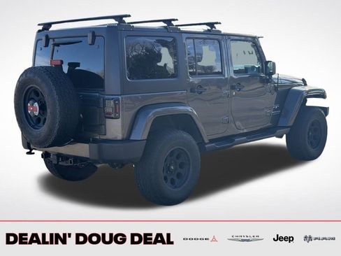 Used 2018 Jeep Wrangler Unlimited Sahara image 6
