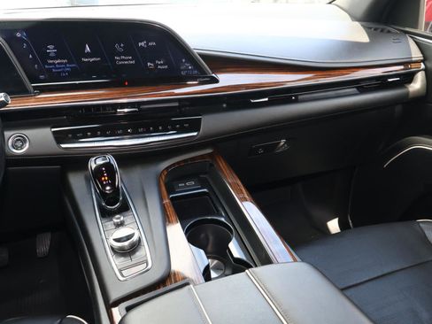 Used 2023 Cadillac Escalade Premium Luxury w/ LPO, Illumination Package image 17