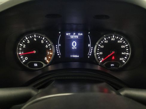 Used 2017 Jeep Renegade Altitude image 23