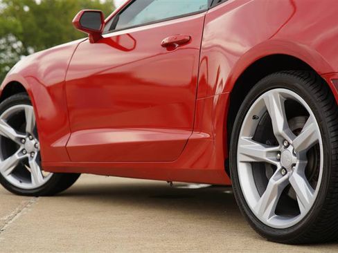 Used 2016 Chevrolet Camaro SS RWD image 24