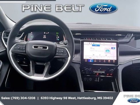 Used 2023 Jeep Grand Cherokee 4WD 4xe image 5