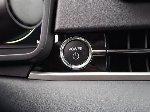 New 2025 Mitsubishi Outlander SE image 19