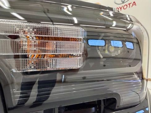 New 2026 Toyota Tacoma TRD Off-Road AWD/4WD image 14