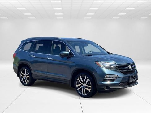 Used 2018 Honda Pilot Touring image 1