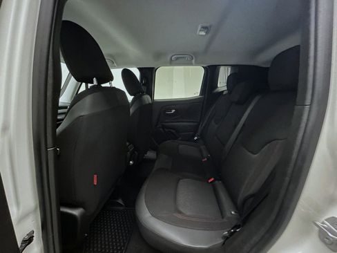 Used 2022 Jeep Renegade Trailhawk image 19